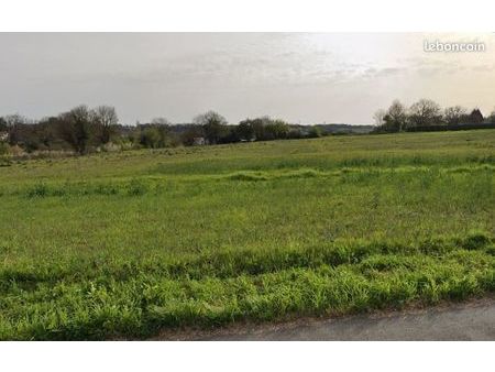 terrain 320 m² saintes