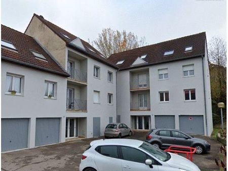 appartement t2 32m2 meublé en combles  entièrement carrelé  propre et sain. 43m2 habitable