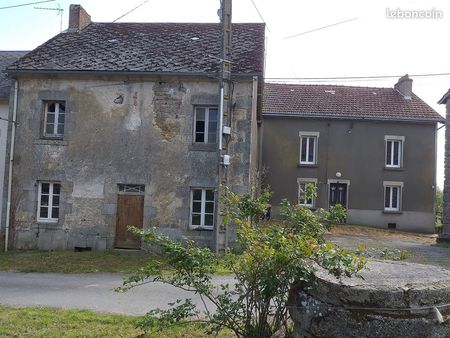 ensemble immobilier dans village