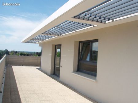 très bel appartement lumineux avec grande terrasse