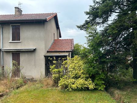 charmante maison familiale de 3 chambres à roche la moliere avec jardin arboré et garage i