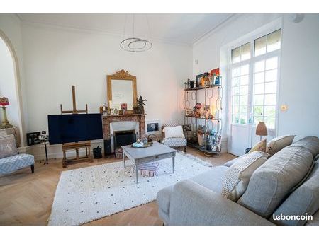 maison 8 pièces 148 m²