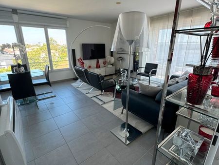 appartement t3 begles   3 pièces principales  63 5 m* + balcon 12m* + garage