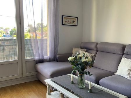 appartement caudéran t3 / 72m² avec balcon et stationnement