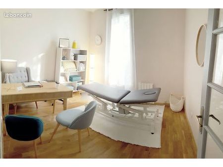 bureau dans centre paramedical