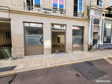 a vendre local commercial de 75 m² - hyper centre de saint chamond