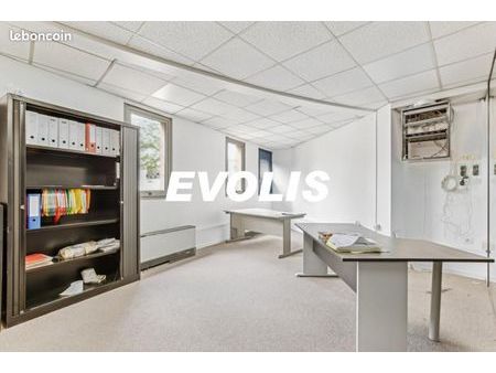 bureau 584 m²