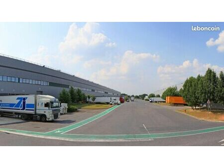 local logistique 16 000 m²