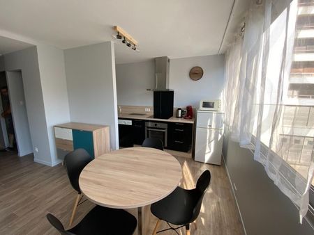 studio 1 pièce 28 m²