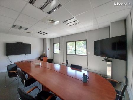 bureau 308 m²