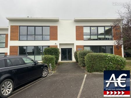 bureaux 83 m²