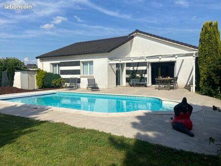 maison villa 170 m2 de plain-pied avec piscine