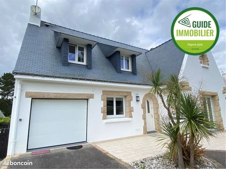 les plages à pied pour cette maison avec trois chambres et un bureau