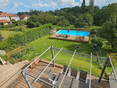 maison jumelée avec piscine et vue dégagée