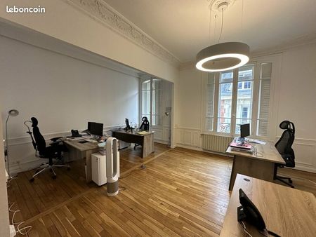 bureaux 106 m²