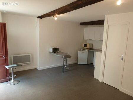 studio 1 pièce 28 m²