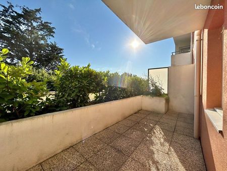 appartement t2 59m2 avec terrasse ensoleillée à louer à saint didier au mont d’or