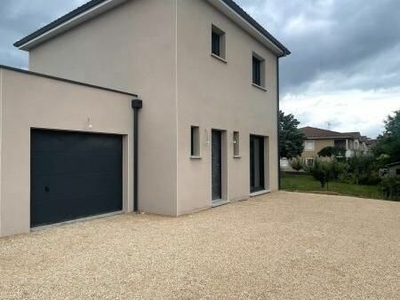 villa 4 pièces 100 m2