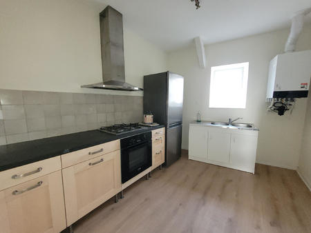 location appartement 3 pièces à sablé-sur-sarthe centre (72300) : à louer 3 pièces / 53m² 