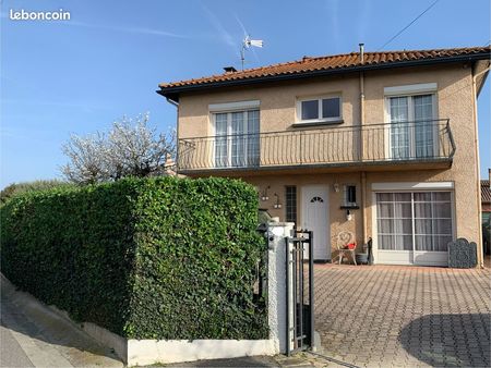 villa t5 de 120 m2  au calme avec terrain  sur muret sud