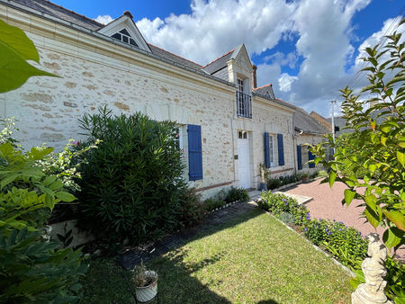 terranjou - en hameau - maison ancienne rénovée avec jardin à seulement 12 minutes de bris