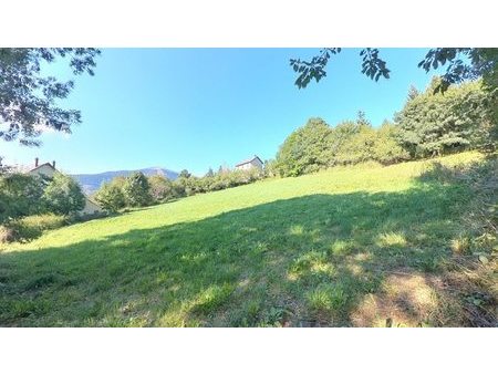 vente terrain 1078 m²