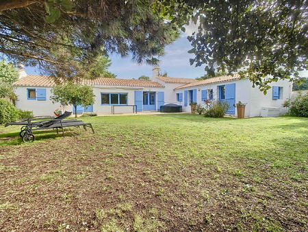 vente maison à noirmoutier-en-l'île (85330) : à vendre / 107m² noirmoutier-en-l'île