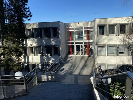 bureaux 156 m²