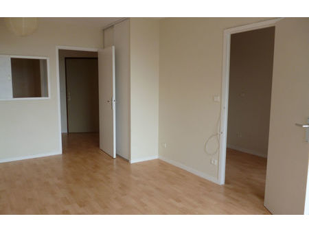 location appartement 2 pièces 32 m² la rochelle (17000)