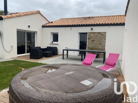 vente maison 5 pièces de 92 m² à beaufou (85170)