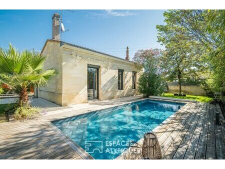 ancien chai en pierre réhabilité avec jardin et piscine