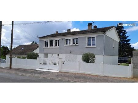 maison f7 avec 5 chambres 10 mn de bourges ( aucun raffrechissement ni de travaux )