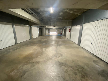 vente garage et parking à angers (49000) : à vendre / 16m² angers