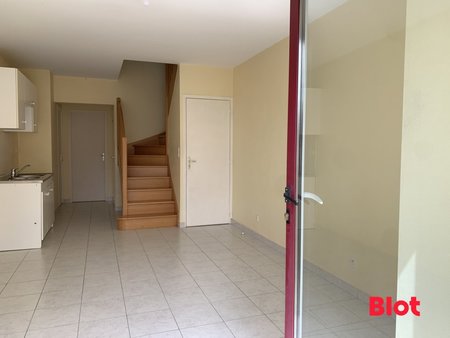 a vendre blot à saint-gilles maison 1 chambre et 1 bureau 48m2 sur 127m2 de terrain