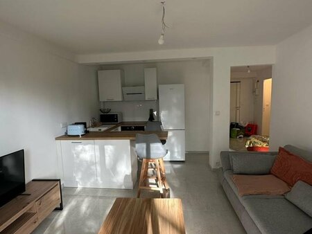 vente appartement 2 pièces de 51 m² à hyères (83400)