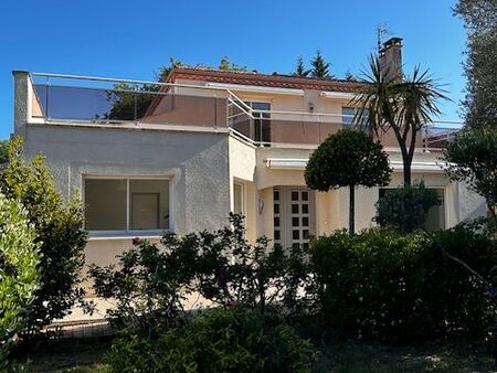 la hume  maison 5 chambres avec jardin solarium proche gare