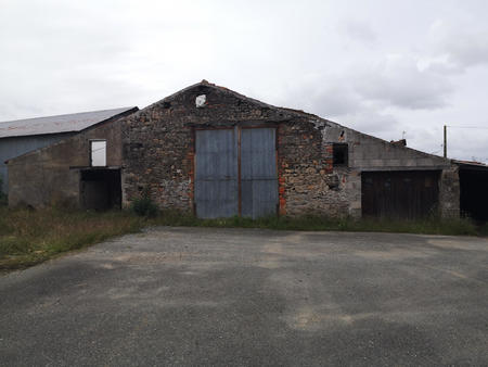 vente garage et parking aux herbiers (85500) : à vendre / les herbiers