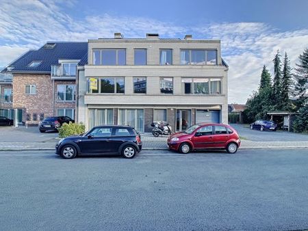 te koop  appartementsgebouw met 5 units en 5 garageboxen ...