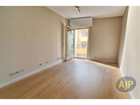 [appartements a vendre residence senior angers centre]