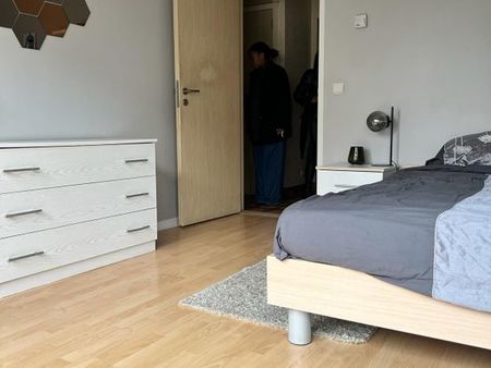 appartement à 3 grandes chambres meublé à louer 1550euros/m