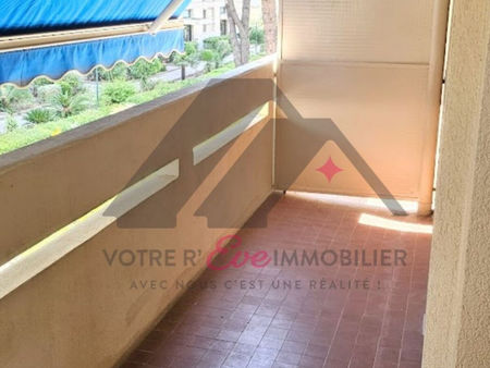 vente appartement 2 pièces 50m2 fréjus 83600 - 210000 € - surface privée