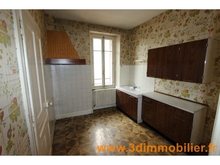 champagnole (39300- jura) centre-ville  à vendre maison grande maison composée de 2 logeme