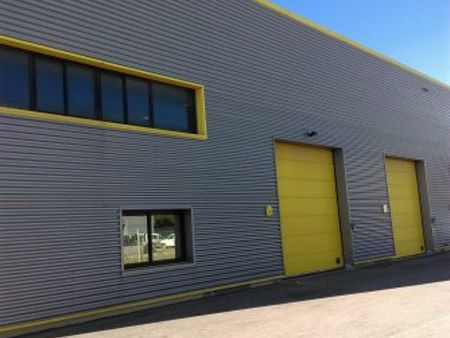 location local commercial 590m2 perpignan 66000 - 2950 € - surface privée