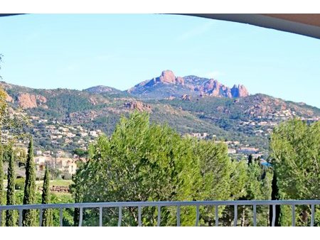 agay cap esterel: le hameau beau 3 pièces trame large avec grande terrasse couverte. parki