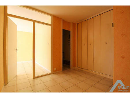 location appartement 2 pièces à la roche-sur-yon (85000) : à louer 2 pièces / 57m² la roch