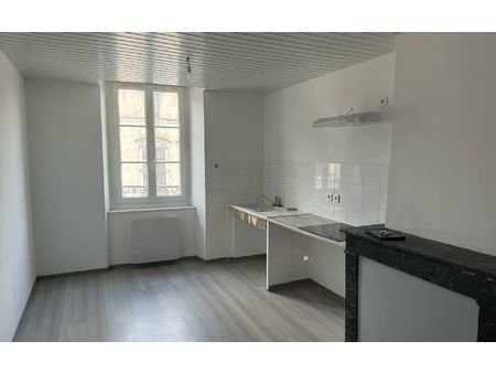 location appartement  m² t-2 à bar-le-duc  430 €