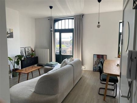 prox parc josaphat  superbe appartement 1 chambre non meublé