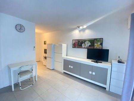 location appartement 1 pièce  25.37m²  nice