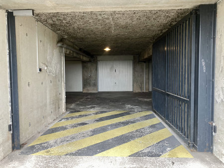 garage fermé situé rue maréchal leclerc à rodez