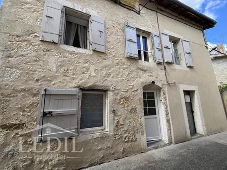 maison de ville en pierre avec dépendance